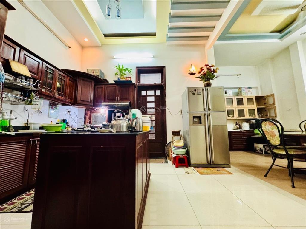 Biệt thự  kdc phong phú 5  x. bình hưng  ngang 7m  ngay sát trường quốc tế