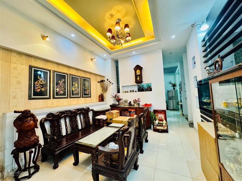 Biệt thự  kdc phong phú 5  x. bình hưng  ngang 7m  ngay sát trường quốc tế