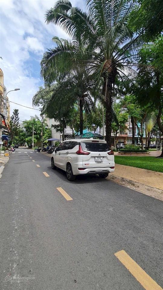 Nhà đẹp như mới, vị trí đẹp, mặt tiền đường khu dân cư tạ quang bửu