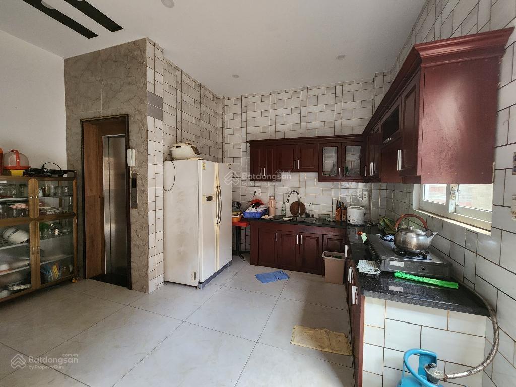 Nhà 5 tầng có thang máy mới đẹp ngang 6m mặt tiền đường kinh doanh x. bình hưng