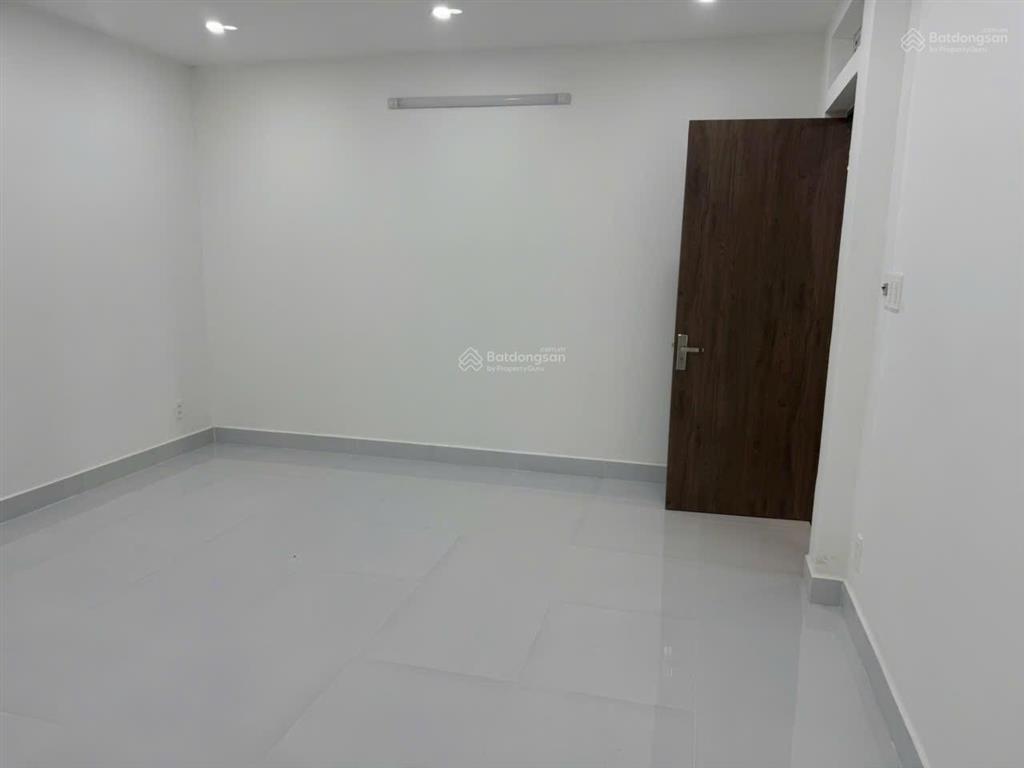 Nhà 5 tầng có thang máy mới đẹp ngang 6m mặt tiền đường kinh doanh x. bình hưng