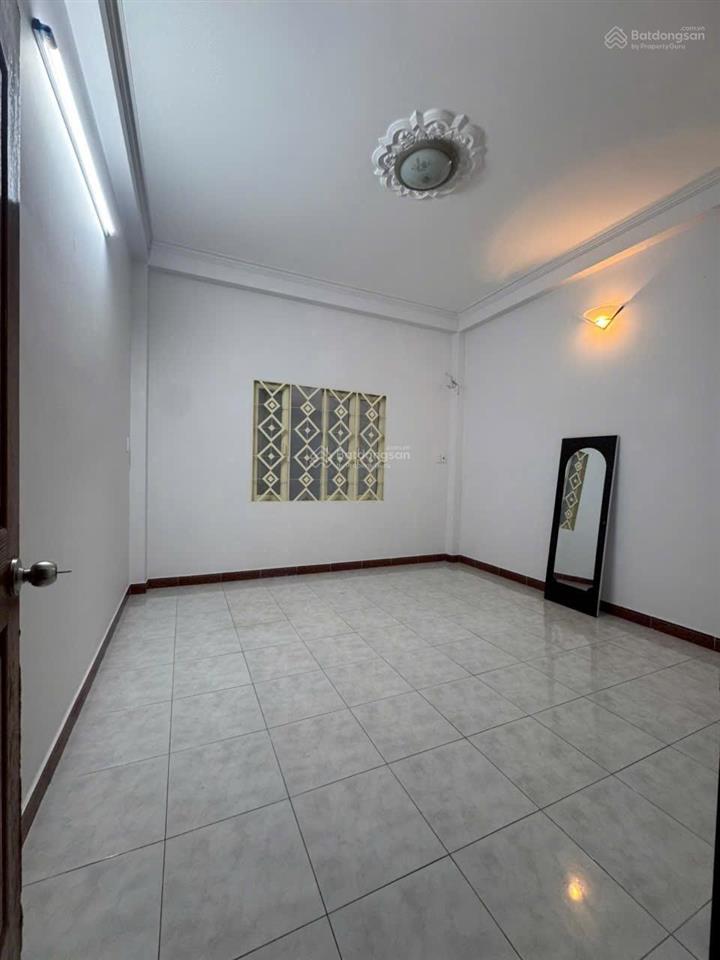 Nhà 4 tầng đẹp như mới  vị trí đẹp  mặt tiền đường kinh doanh kdc cao lỗ ngay parc mall