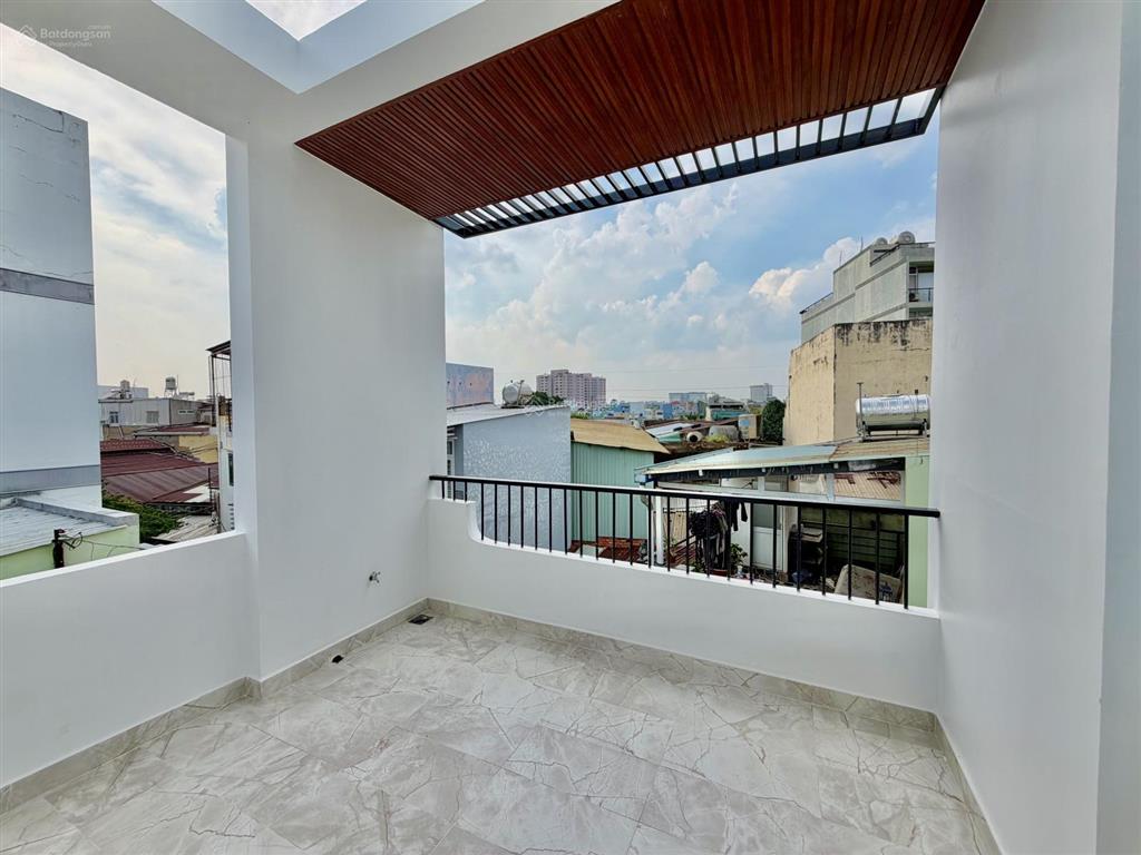Bán nhà nhà mới đẹp gần chợ  trung tâm thương mại parc mall đường phạm thế hiển, p4q8 cũ
