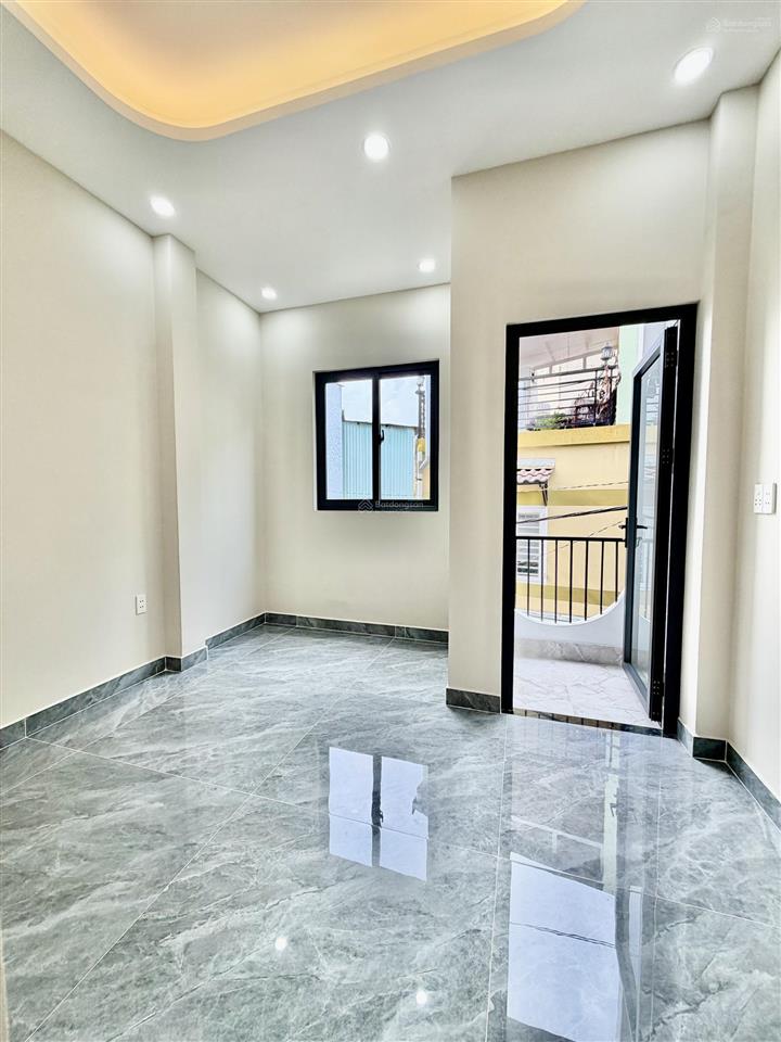 Bán nhà nhà mới đẹp gần chợ  trung tâm thương mại parc mall đường phạm thế hiển, p4q8 cũ
