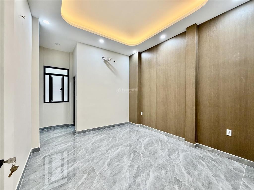 Bán nhà nhà mới đẹp gần chợ  trung tâm thương mại parc mall đường phạm thế hiển, p4q8 cũ