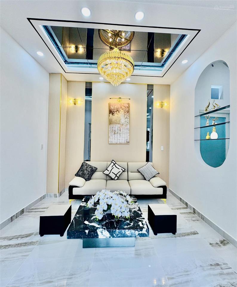 Nhà mới đẹp full công năng sử dụng  vị trí sát mặt tiền đường âu dương lân, phường chánh hưng