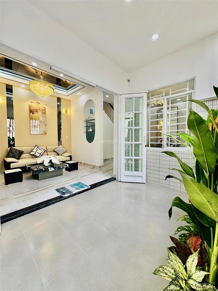 Nhà mới đẹp full công năng sử dụng  vị trí sát mặt tiền đường âu dương lân, phường chánh hưng
