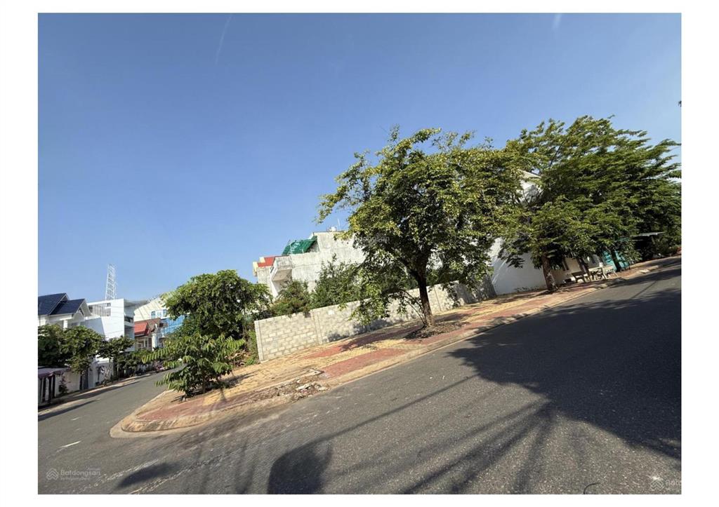 Lô góc vip 2 mặt tiền tại trung tâm phan thiết