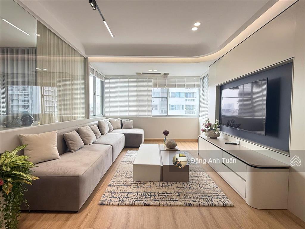 Bán nhanh căn hộ mỹ khánh 1a, 113m2 view hồ bơi nhà đẹp giá tốt 10 tỷ.  0947 384 ***