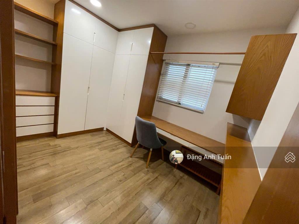 Cần bán happy valley 100m², 3pn, góc view hướng đông, giá bán 9,2 tỷ.  0947 384 ***