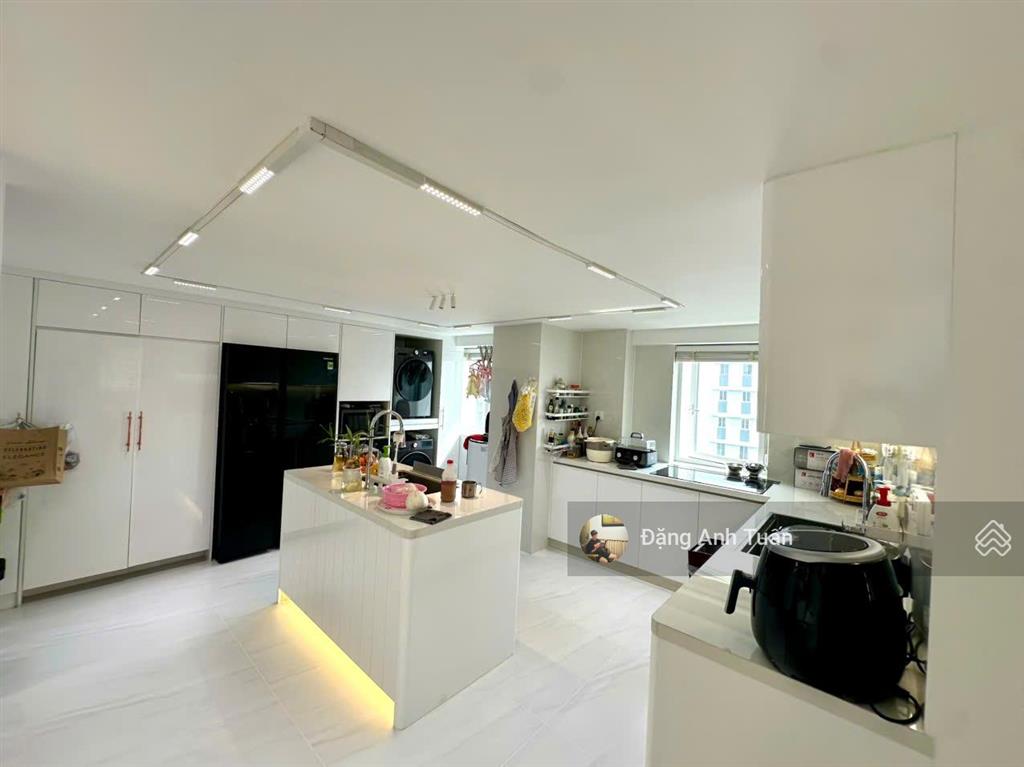 Bán nhanh căn hộ duplex mỹ khánh 196m2, nhà mới đẹp giá bán 16,5 tỷ.  0947 384 *** em tuấn