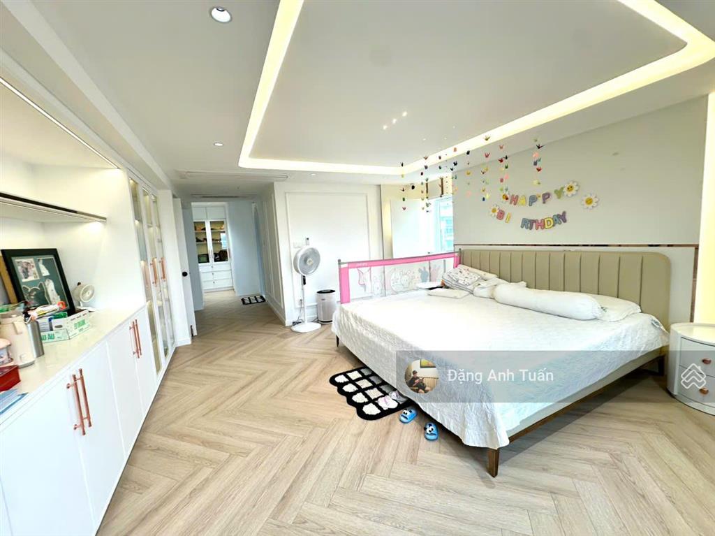 Bán nhanh căn hộ duplex mỹ khánh 196m2, nhà mới đẹp giá bán 16,5 tỷ.  0947 384 *** em tuấn
