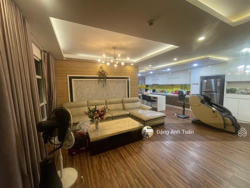Cần bán căn hộ happy valley 115m2, 3pn, 2wc, giá bán 9,5 tỷ thương lượng.  0947 384 *** tuấn