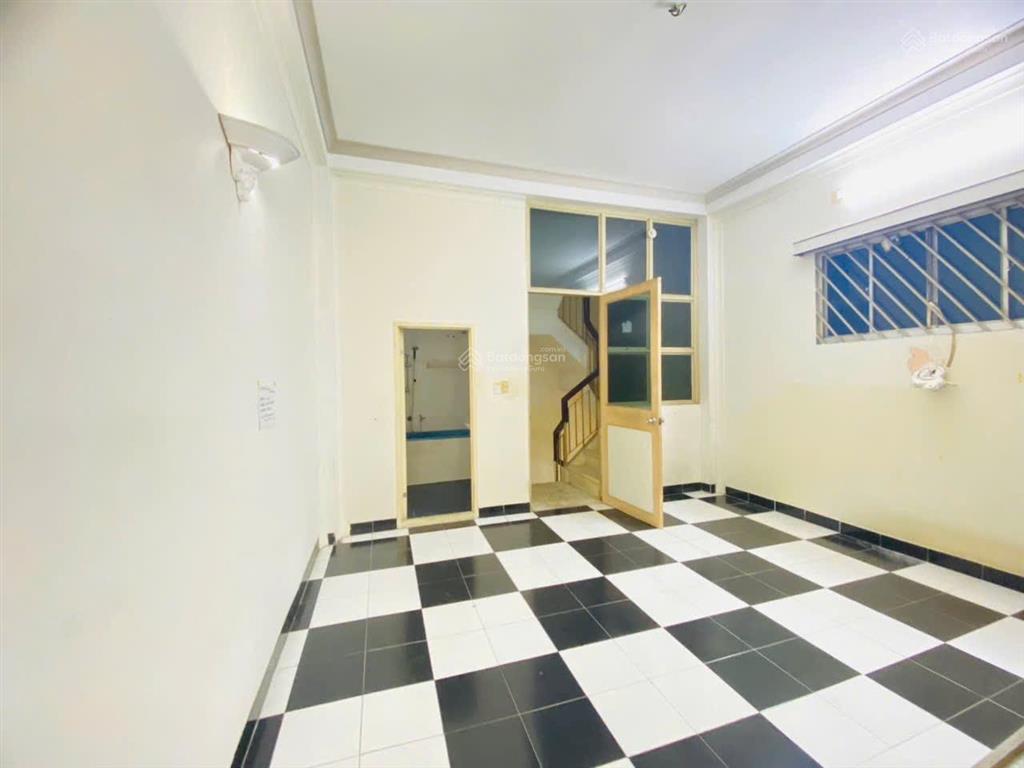 Nhà 2,5lầu hxh đường nguyễn đình chiểu, phường 4, quận 3