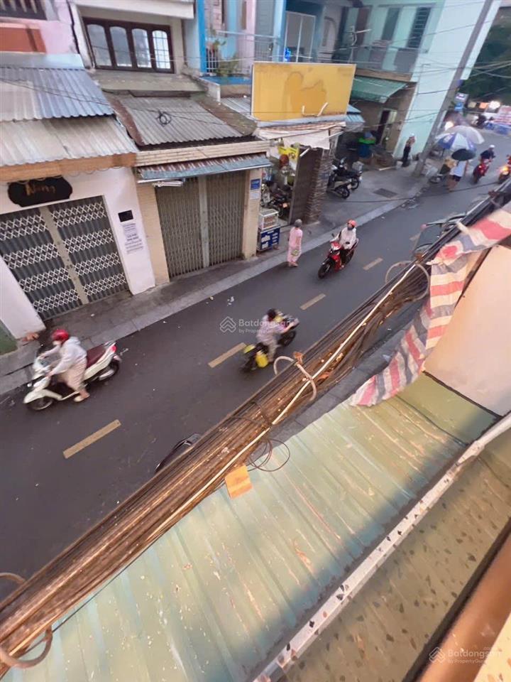 Cho thuê nhà 1 lầu mặt tiền đường phan văn hân, p17, quận bt