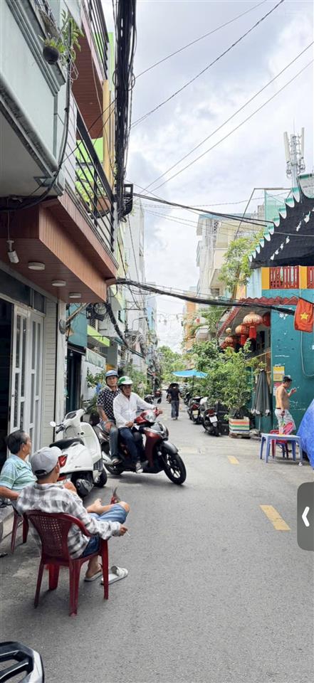 Nhà cho thuê nhà 3 tầng mặt tiền ngô thời nhiệm, quận phú nhuận.