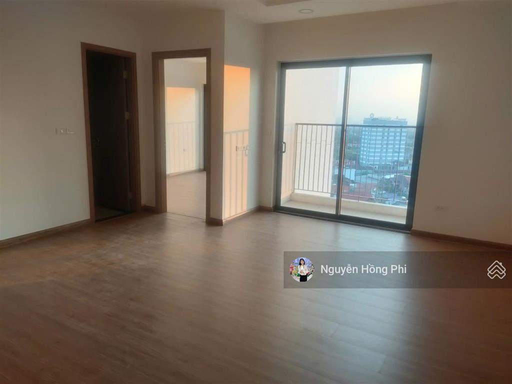 Bán ch 85m2 tòa l1 view hồ sài đồng giá 7 tỷ bao thuế phí, sẵn sổ, hỗ trợ vay ngân hàng