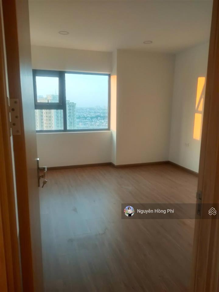 Bán ch 85m2 tòa l1 view hồ sài đồng giá 7 tỷ bao thuế phí, sẵn sổ, hỗ trợ vay ngân hàng