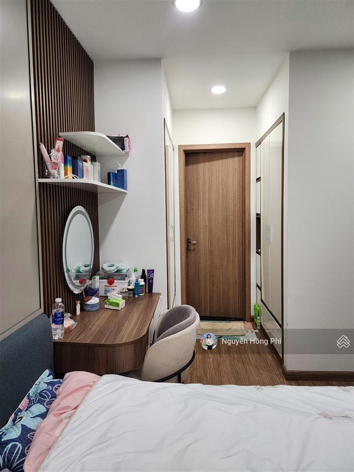 Chính chủ gửi bán ch 99m2 giá 7 tỷ tầng cao, hướng mát, sẵn sổ giao dịch ngay cạnh vinhomes