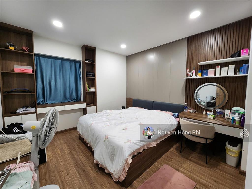 Chính chủ gửi bán ch 99m2 giá 7 tỷ tầng cao, hướng mát, sẵn sổ giao dịch ngay cạnh vinhomes