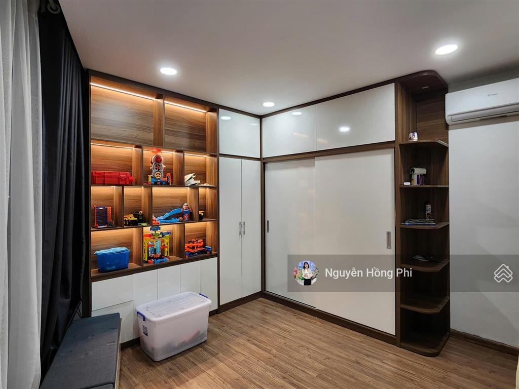 Chính chủ gửi bán ch 99m2 giá 7 tỷ tầng cao, hướng mát, sẵn sổ giao dịch ngay cạnh vinhomes
