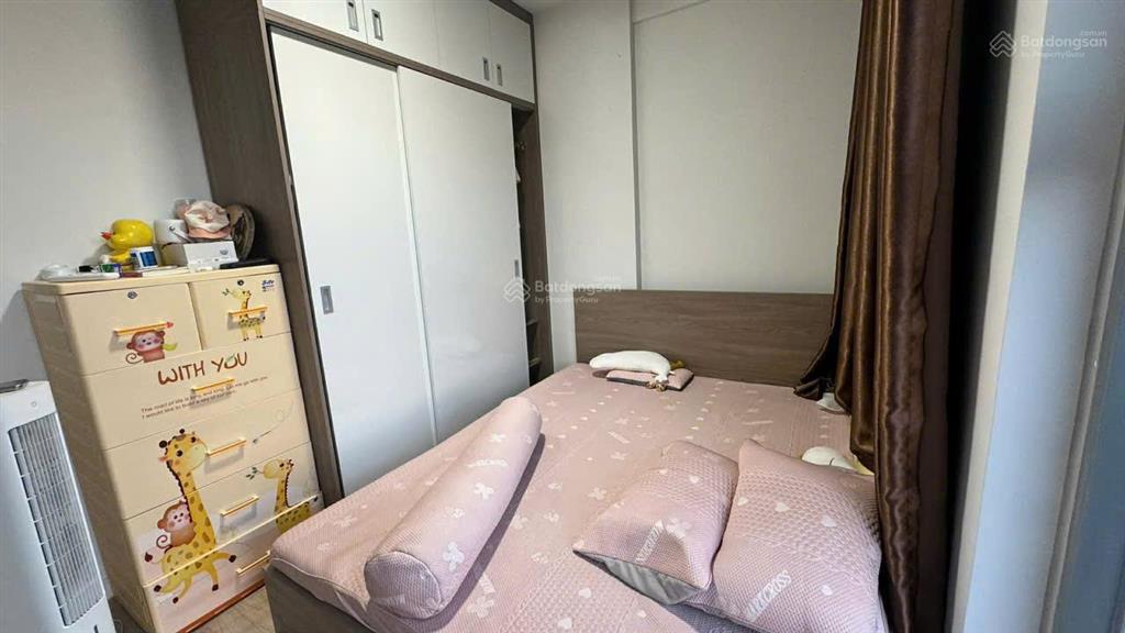 Kẹt tiền bán căn 3pn diện tích 102m2 tầng 20 full nội thất bán 7ty950  view sôg sg, xem nhà 24/07