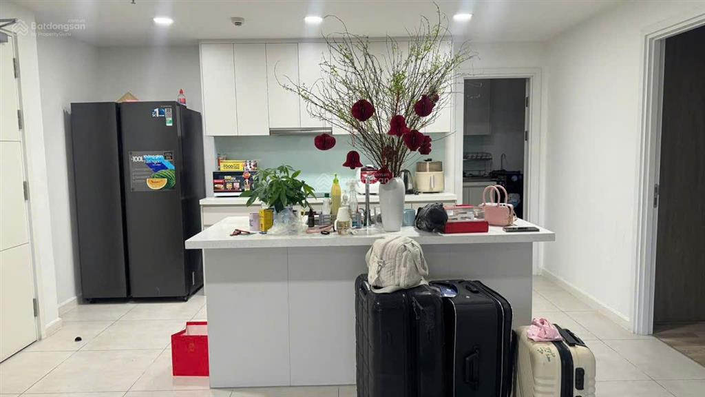 Kẹt tiền bán căn 3pn diện tích 102m2 tầng 20 full nội thất bán 7ty950  view sôg sg, xem nhà 24/07