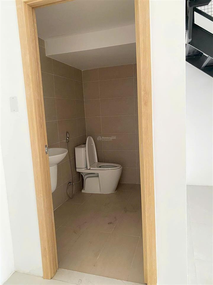 Bán gấp căn shophoue vừa ở vừa kinh doanh diện tích 180m² mặt tiền số 6  giá 10 tỷ hỗ trợ vay 70%
