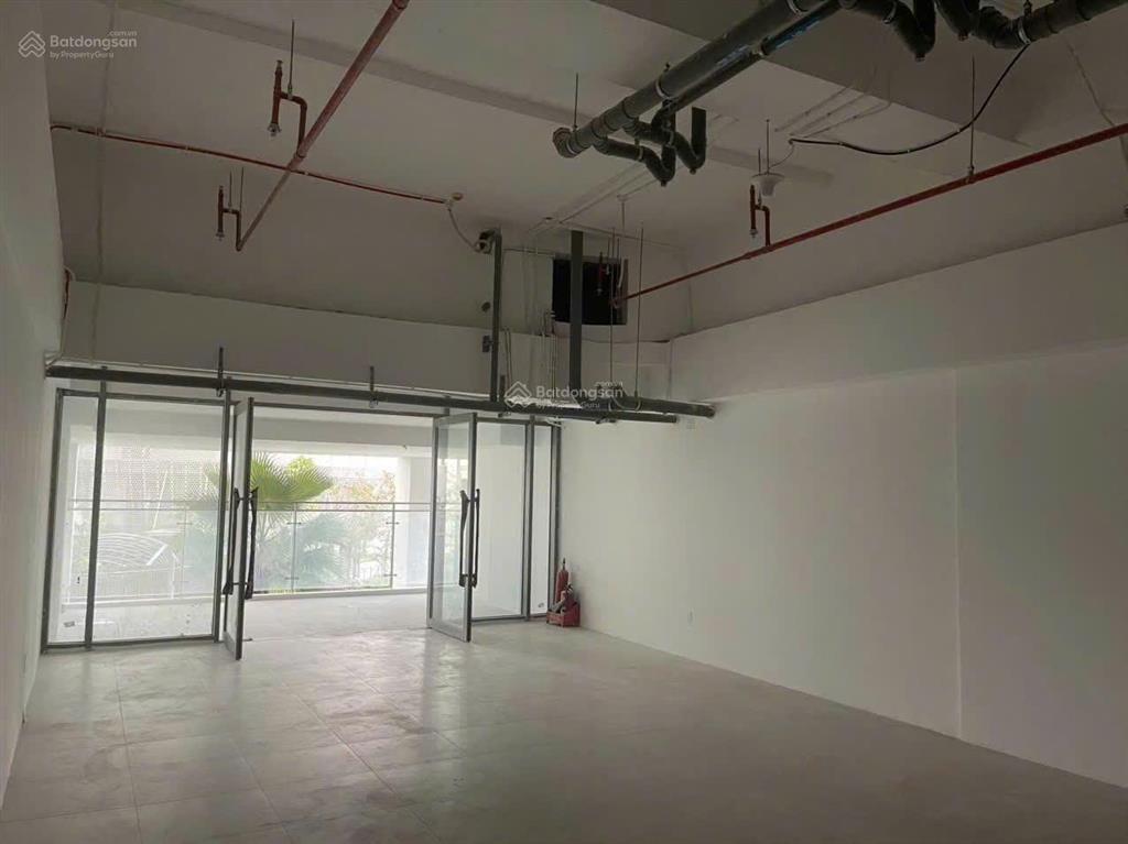 Bán gấp căn shophoue vừa ở vừa kinh doanh diện tích 180m² mặt tiền số 6  giá 10 tỷ hỗ trợ vay 70%