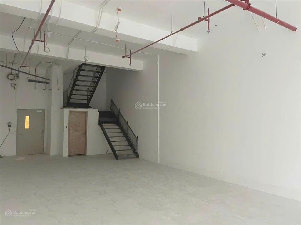 Bán gấp căn shophoue vừa ở vừa kinh doanh diện tích 180m² mặt tiền số 6  giá 10 tỷ hỗ trợ vay 70%