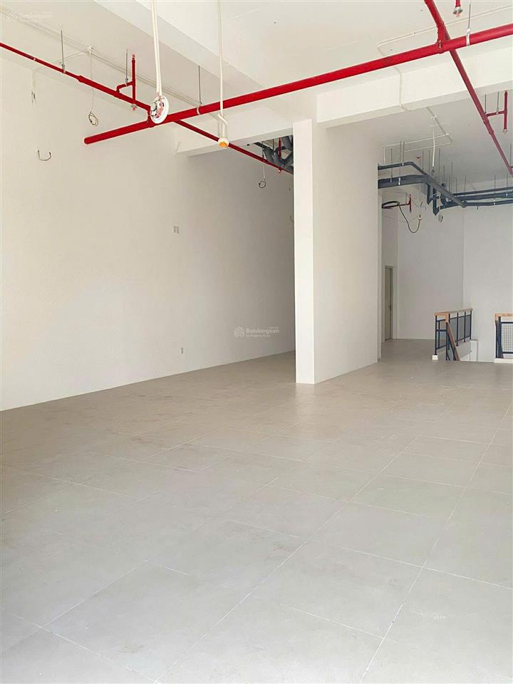Bán gấp căn shophoue vừa ở vừa kinh doanh diện tích 180m² mặt tiền số 6  giá 10 tỷ hỗ trợ vay 70%