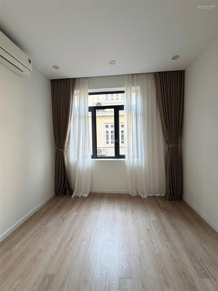 Cho thuê biệt thự khu d kđt ciputra, phú thượng, 5 phòng ngủ, nội thất cao cấp, gần trường qt unis