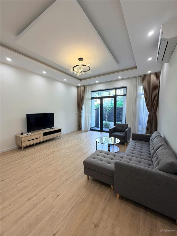 Cho thuê biệt thự khu d kđt ciputra, phú thượng, 5 phòng ngủ, nội thất cao cấp, gần trường qt unis