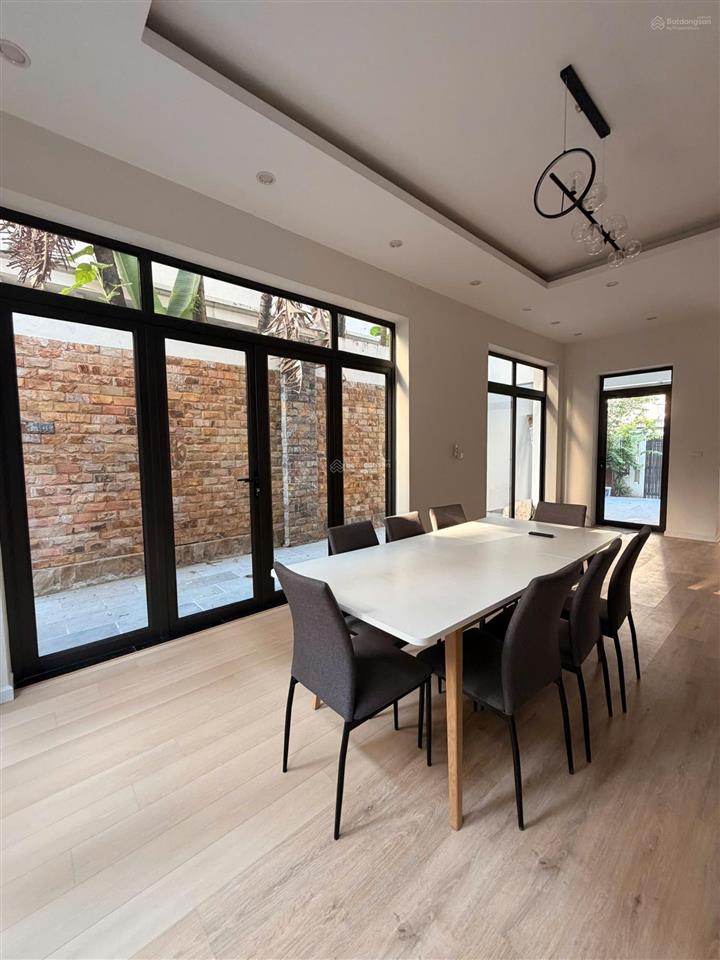 Cho thuê biệt thự khu d kđt ciputra, phú thượng, 5 phòng ngủ, nội thất cao cấp, gần trường qt unis