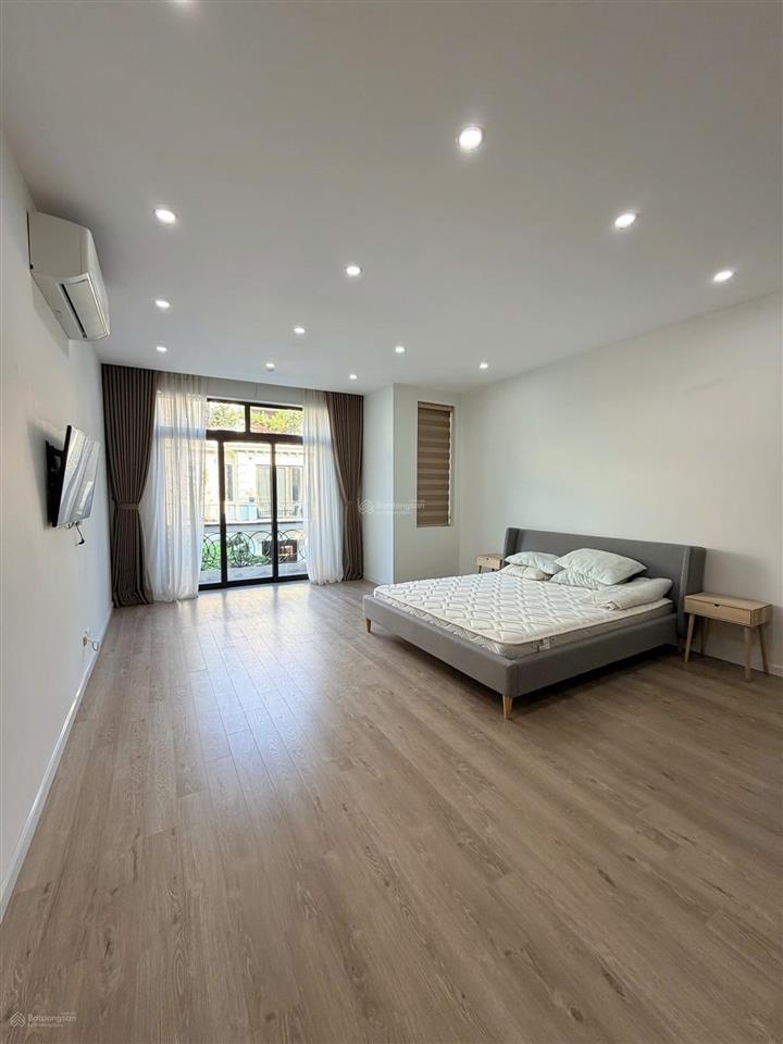 Cho thuê biệt thự khu d kđt ciputra, phú thượng, 5 phòng ngủ, nội thất cao cấp, gần trường qt unis