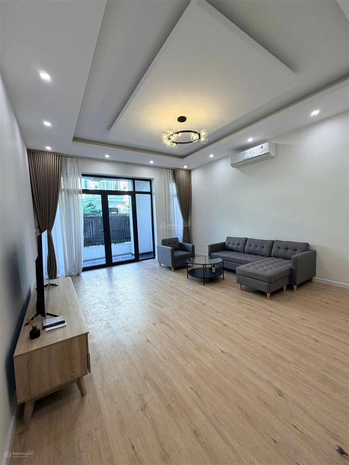 Cho thuê biệt thự khu d kđt ciputra, phú thượng, 5 phòng ngủ, nội thất cao cấp, gần trường qt unis