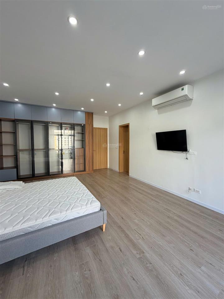 Cho thuê biệt thự khu d kđt ciputra, phú thượng, 5 phòng ngủ, nội thất cao cấp, gần trường qt unis