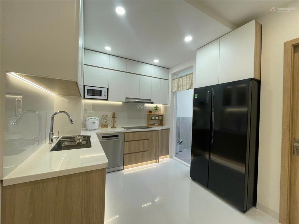 Bán gấp căn hộ sky garden 3, 6,6 tỷ, 71,52m2, 3pn, 2wc, đầy đủ nội thất