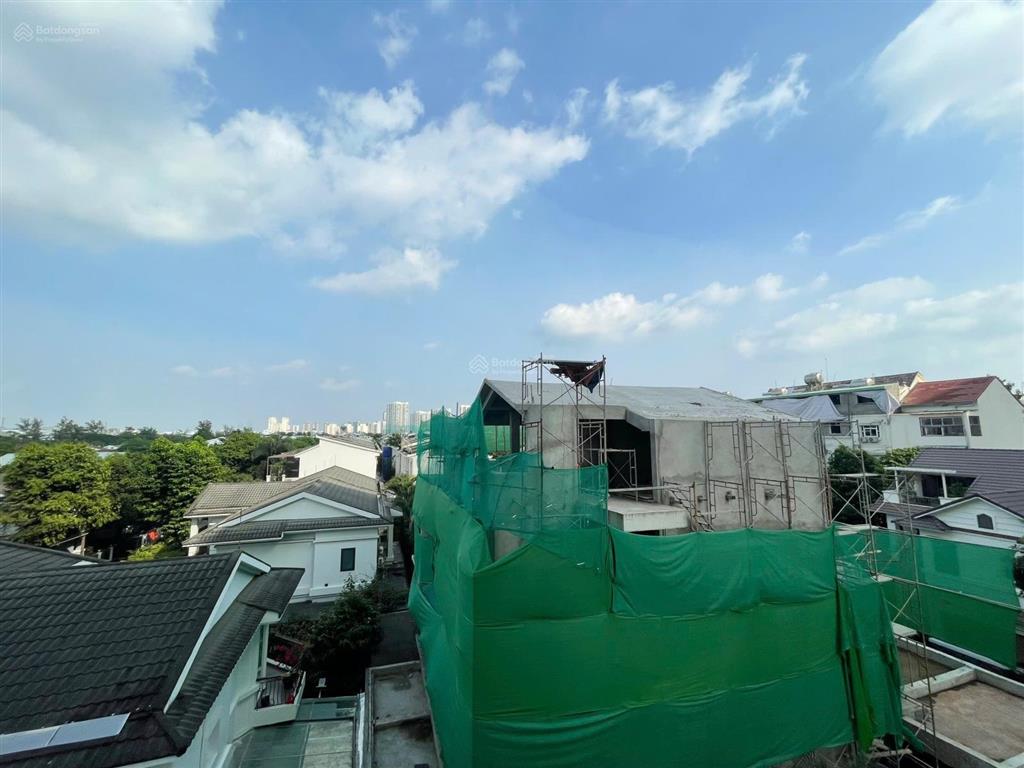 Bán gấp căn hộ sky garden 3, 6,6 tỷ, 71,52m2, 3pn, 2wc, đầy đủ nội thất