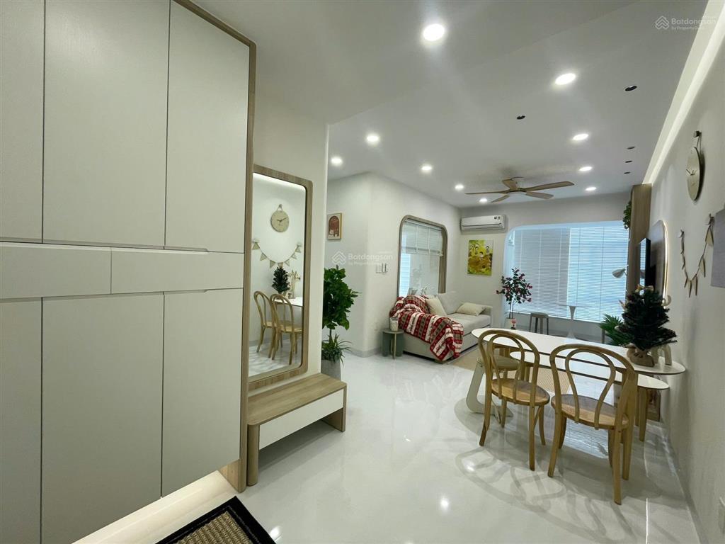 Bán gấp căn hộ sky garden 3, 6,6 tỷ, 71,52m2, 3pn, 2wc, đầy đủ nội thất