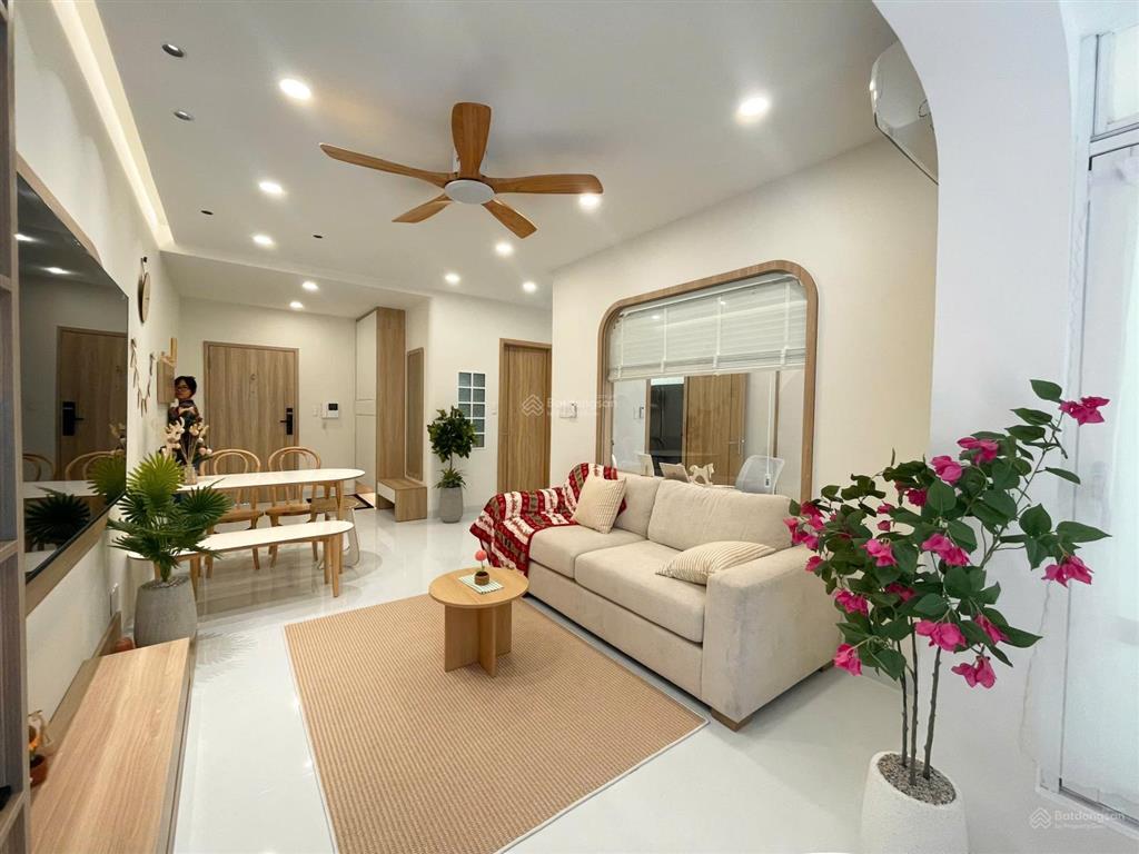 Bán gấp căn hộ sky garden 3, 6,6 tỷ, 71,52m2, 3pn, 2wc, đầy đủ nội thất