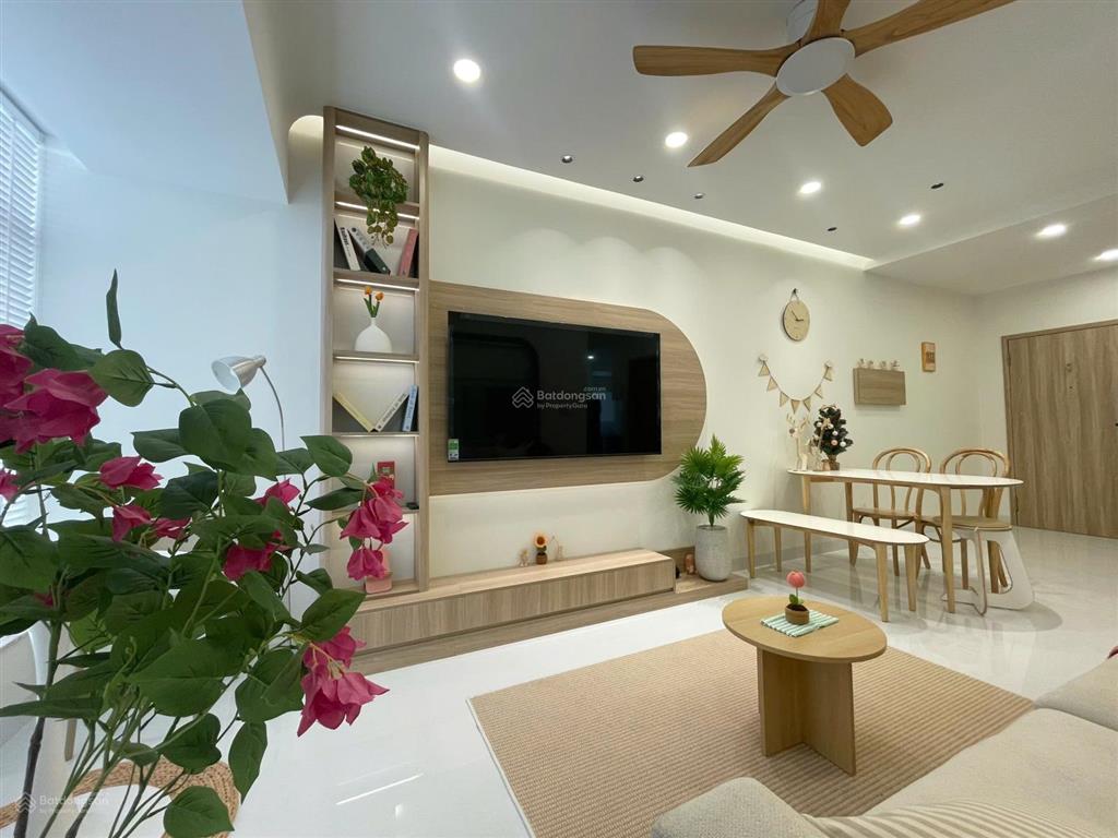 Bán gấp căn hộ sky garden 3, 6,6 tỷ, 71,52m2, 3pn, 2wc, đầy đủ nội thất