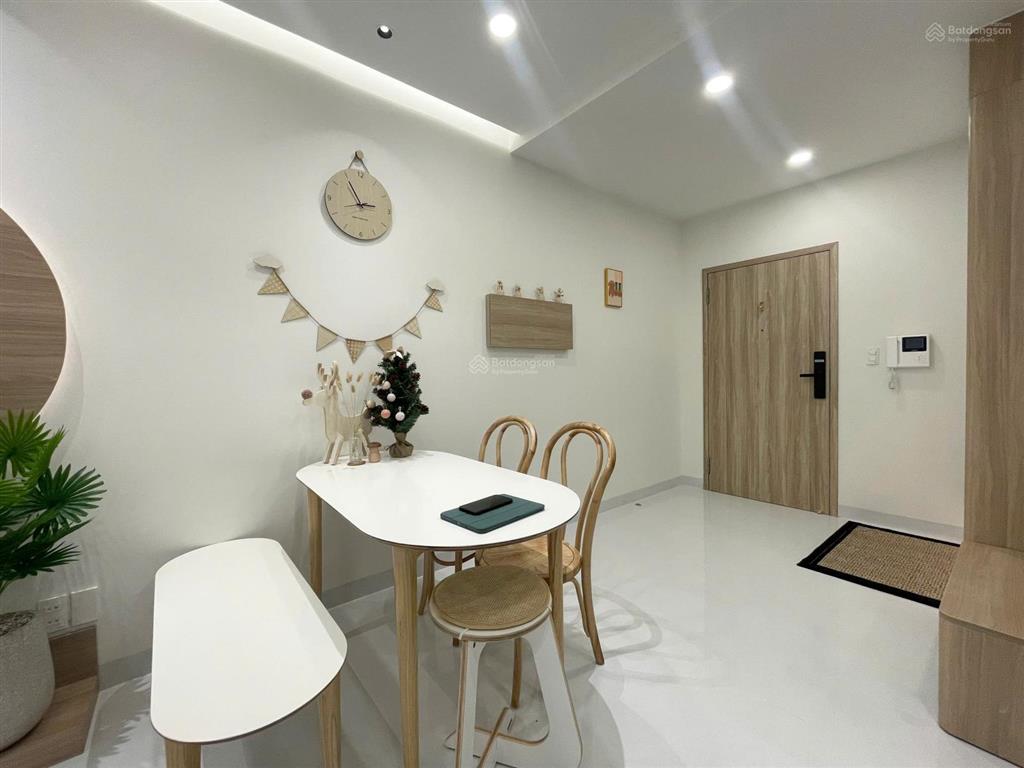 Bán gấp căn hộ sky garden 3, 6,6 tỷ, 71,52m2, 3pn, 2wc, đầy đủ nội thất