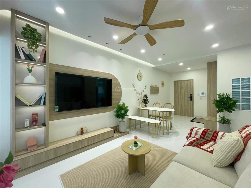 Bán gấp căn hộ sky garden 3, 6,6 tỷ, 71,52m2, 3pn, 2wc, đầy đủ nội thất