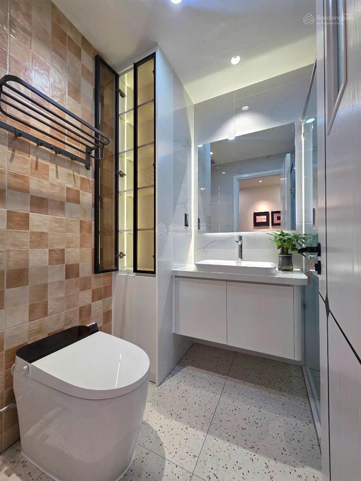 Căn góc sky garden 2 phú mỹ hưng, 3 phòng ngủ 2 toilet. giá 6,99 tỷ.