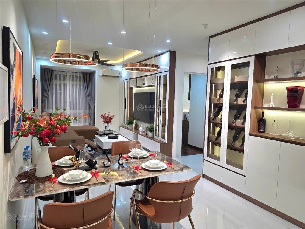 Căn góc sky garden 2 phú mỹ hưng, 3 phòng ngủ 2 toilet. giá 6,99 tỷ.
