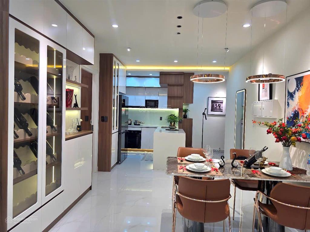 Căn góc sky garden 2 phú mỹ hưng, 3 phòng ngủ 2 toilet. giá 6,99 tỷ.