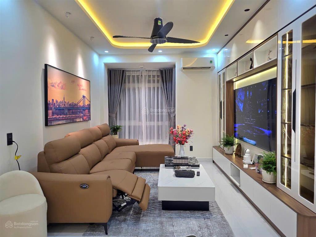 Căn góc sky garden 2 phú mỹ hưng, 3 phòng ngủ 2 toilet. giá 6,99 tỷ.