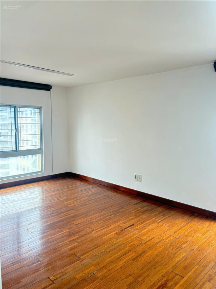 Bán căn duplex sky garden 1  phú mỹ hưng, 160m2. giá chỉ 8,2 tỷ