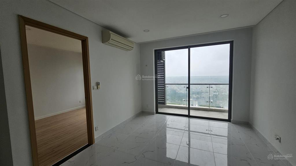 Cần bán gấp căn skyline 2pn2wc 66m2 tầng trung, nhà đầy đủ nội thất. giá 4,1 tỷ.  0901 646 ***
